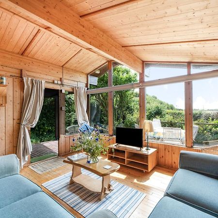 Scandinavian Style Lodge In Rock 웨이드브리지 외부 사진